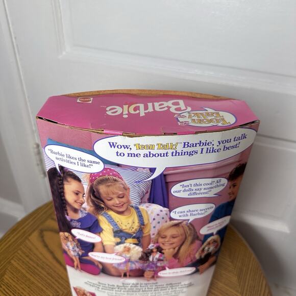 Teen Talk Barbie Doll 1991 Mattel Brunette 5745 Vintage NRFB - Picture 8 of 12